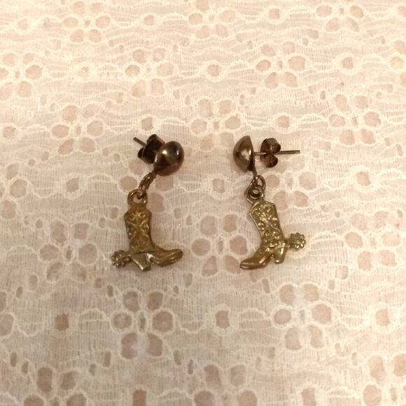 Vintage Dainty Cowgirl Boot Gold Tone Dangle Drop Earrings Timeless VTG Jewelry - Picture 6 of 6